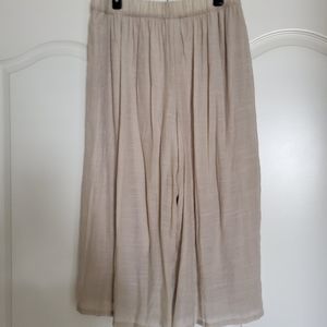 Gauze Pull-On Capri Pants